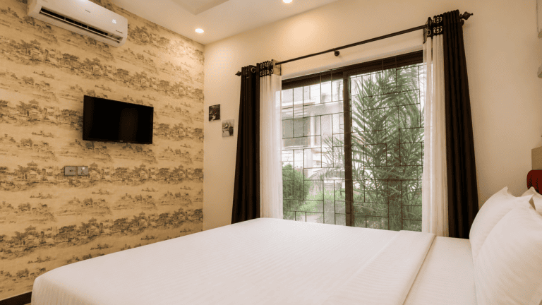 Luxe Corner | Fireplace | 2BR Stay | Bahria Town Lahore
